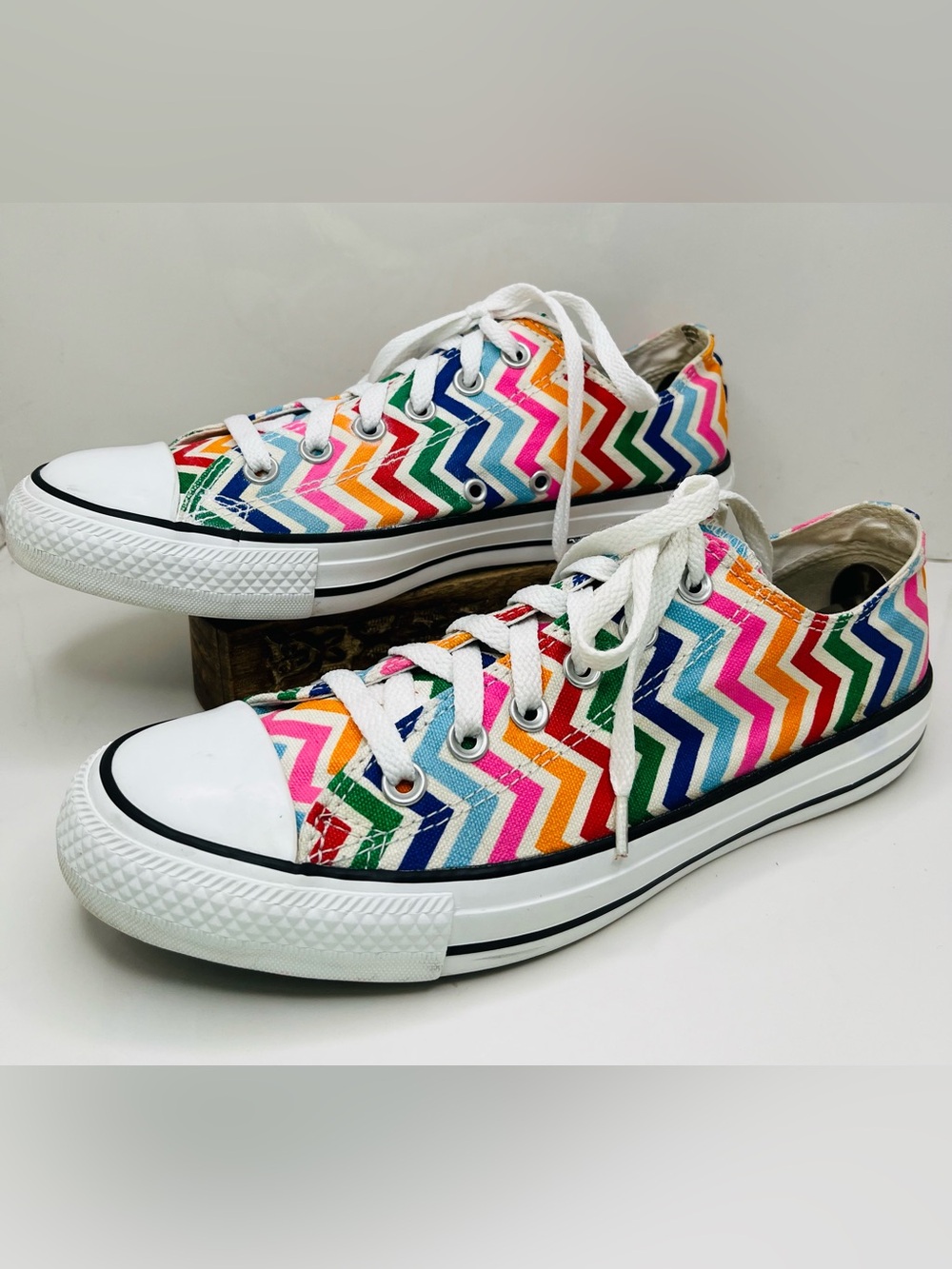 Converse All Star Shoes Colorful Chevron Striped Lace Up Sneakers Size M7